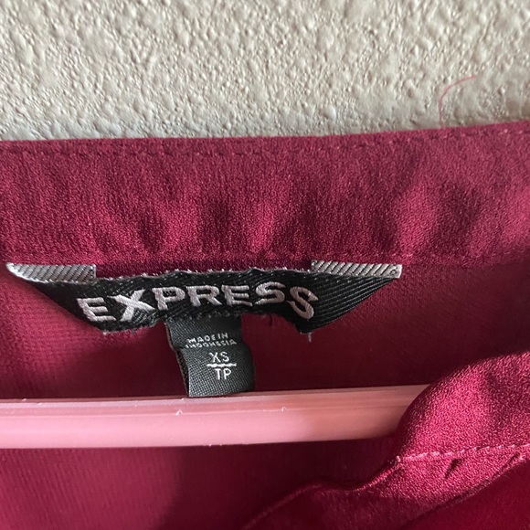 Express 3/4 sleeve length maroon blouse - Picture 2 of 3